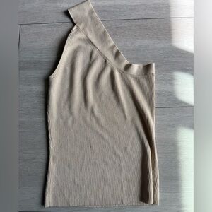 Moda International One-Shoulder Ribbed Shirt